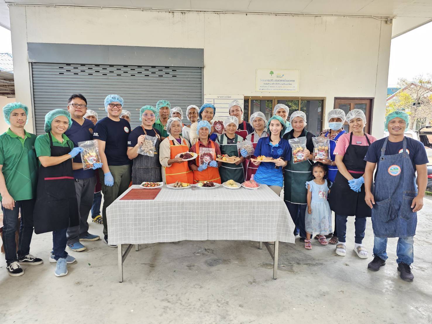 a practical training facilitator for farmers in Suphan Buri Province4