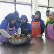 ศผส.ปทุมธานี จัดอบรมภายใต้โครงการการจัดการความรู้การแปรรูปเนื้อโคเพื่อสร้างความคุ้มกัน ให้แก่ เกษตรกรผู้เลี้ยงโคเนื้อจังหวัดนราธิวาส